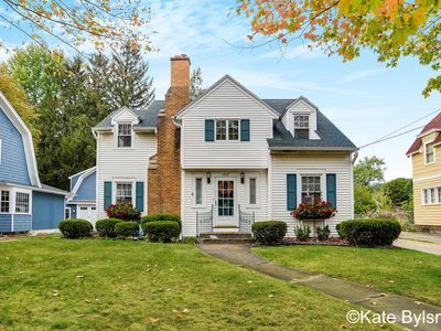1857 Hillmount St NW, Grand Rapids, MI, 49504