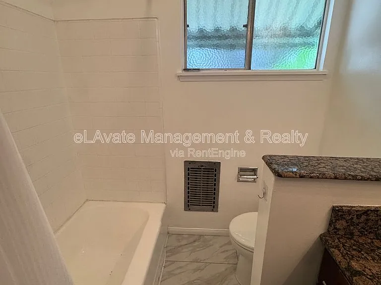 12157 Chandler Blvd #4 — Photo 23