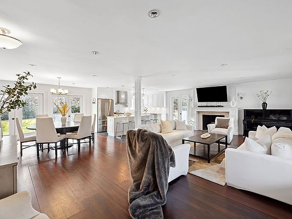 3rd image of 28 Ocean Pkwy