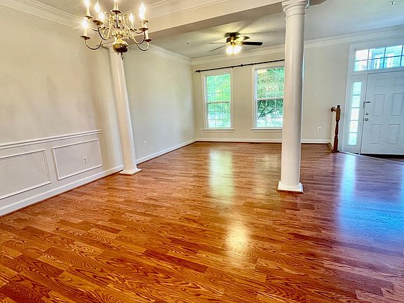 5th image of 23135 Yellowwood Dr