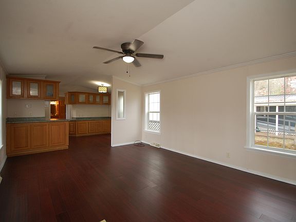 4th image of 13 Cheryl Drive