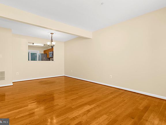 5th image of 1737 Glebe Creek Way