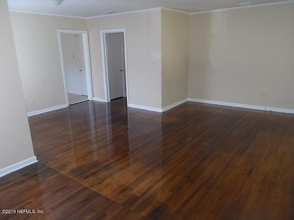 4th image of 4054 Myra St