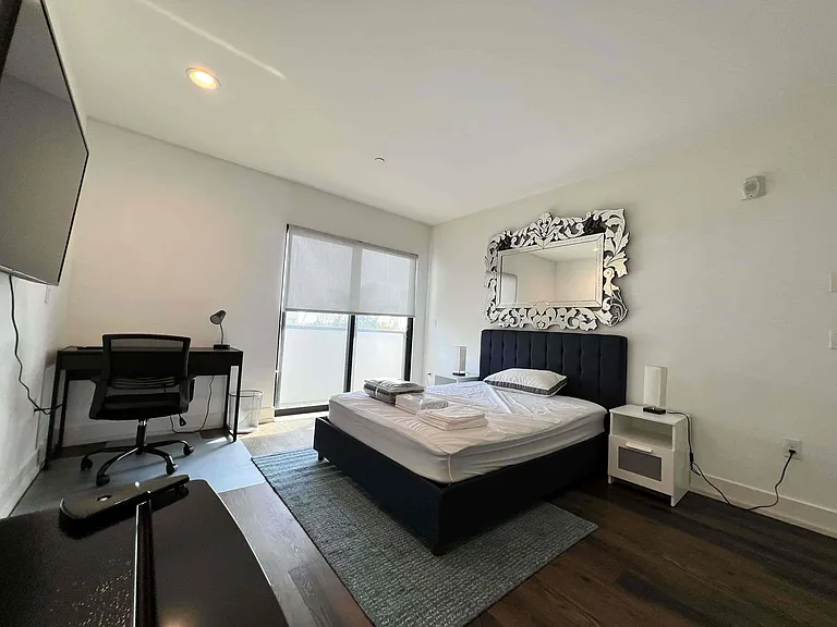 812 N Hudson Ave — Photo 13