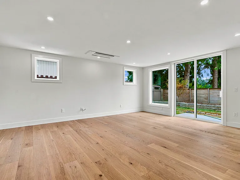16015 SE 7th St — Photo 35