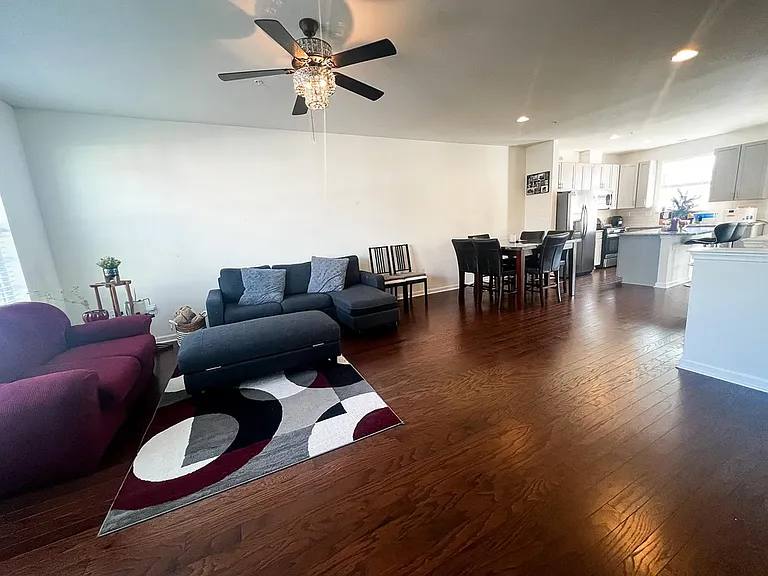 1057 Chapman Cir — Photo 23
