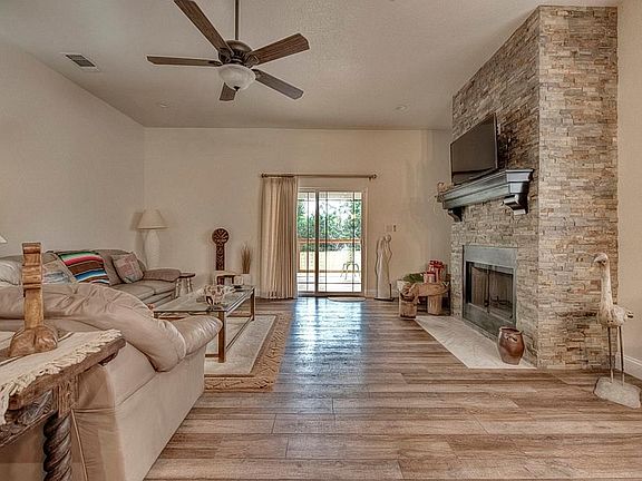 2nd image of 220 Castle Pines Dr