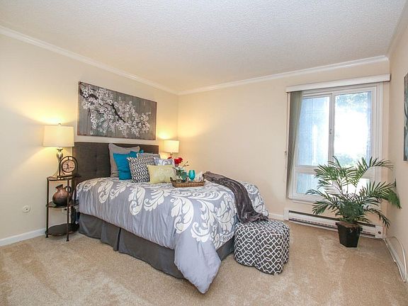 4th image of 801 N Humboldt St APT 316