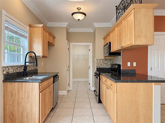 4th image of 4017 Jonathon Ln