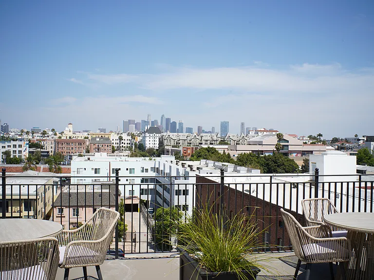 856 Gramercy Drive — Photo 5