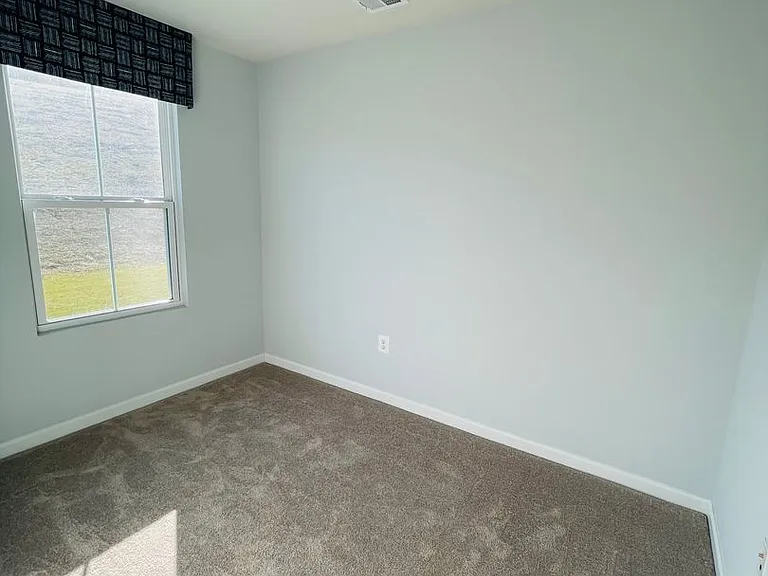 2065 Tailor Dr — Photo 10