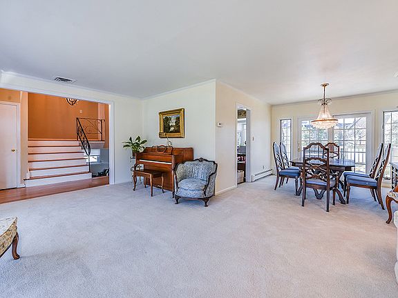 4th image of 2 Tanwood Dr