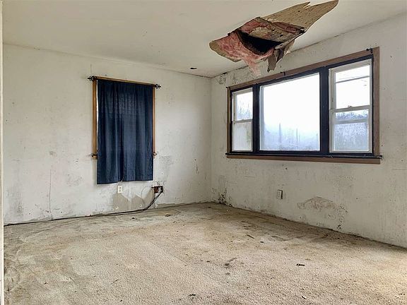 4th image of 8109 Red Fern Dr N