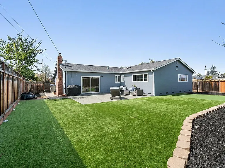 1542 Trevor Dr — Photo 33