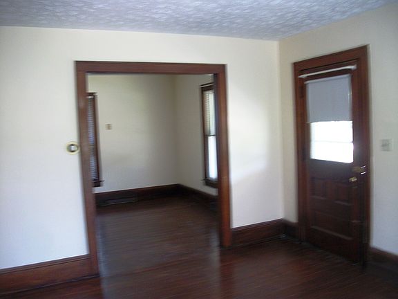 2nd image of 555 S Court St