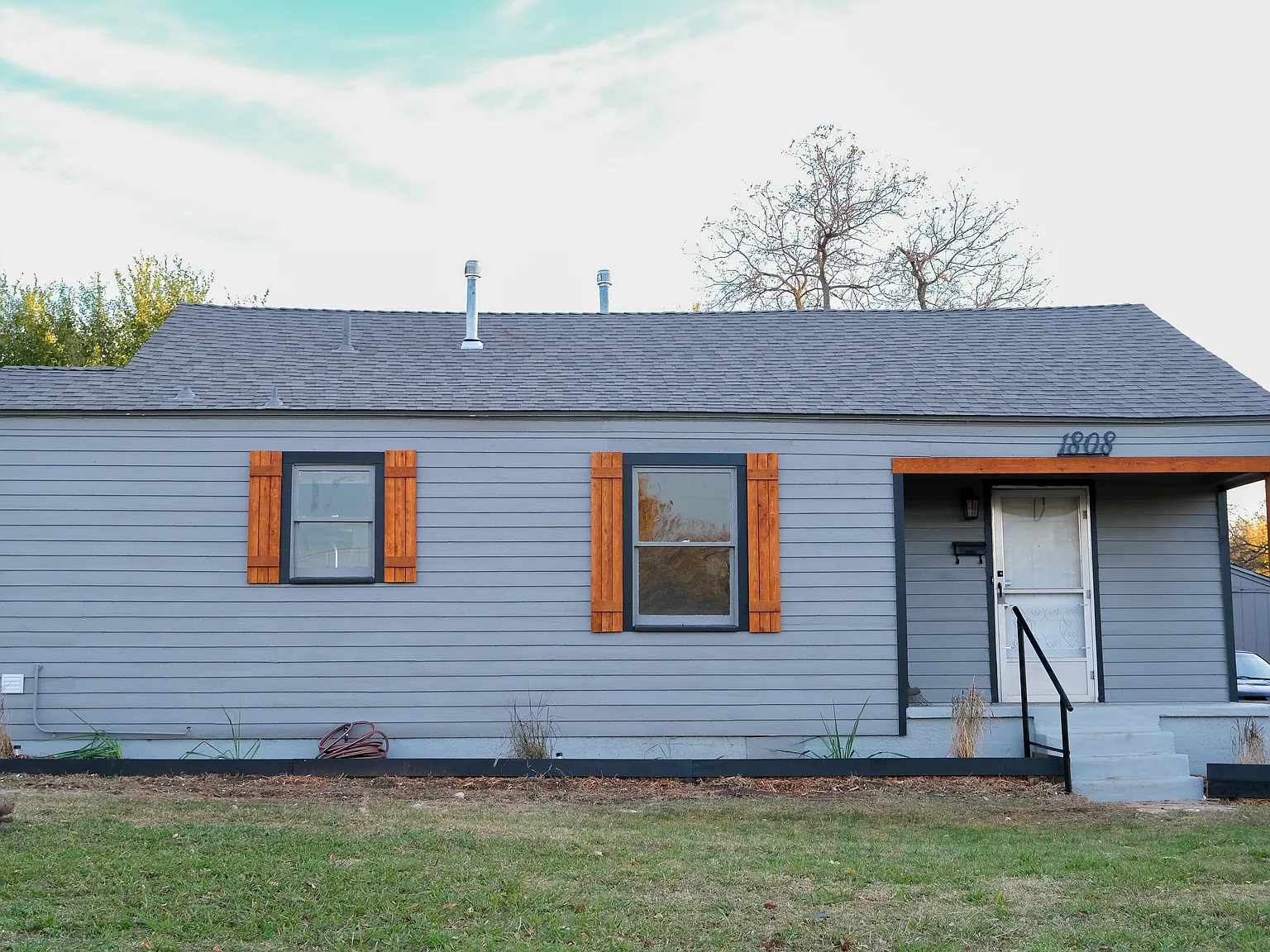 3 bed, 1264 sqft, $1,550 — Photo 1