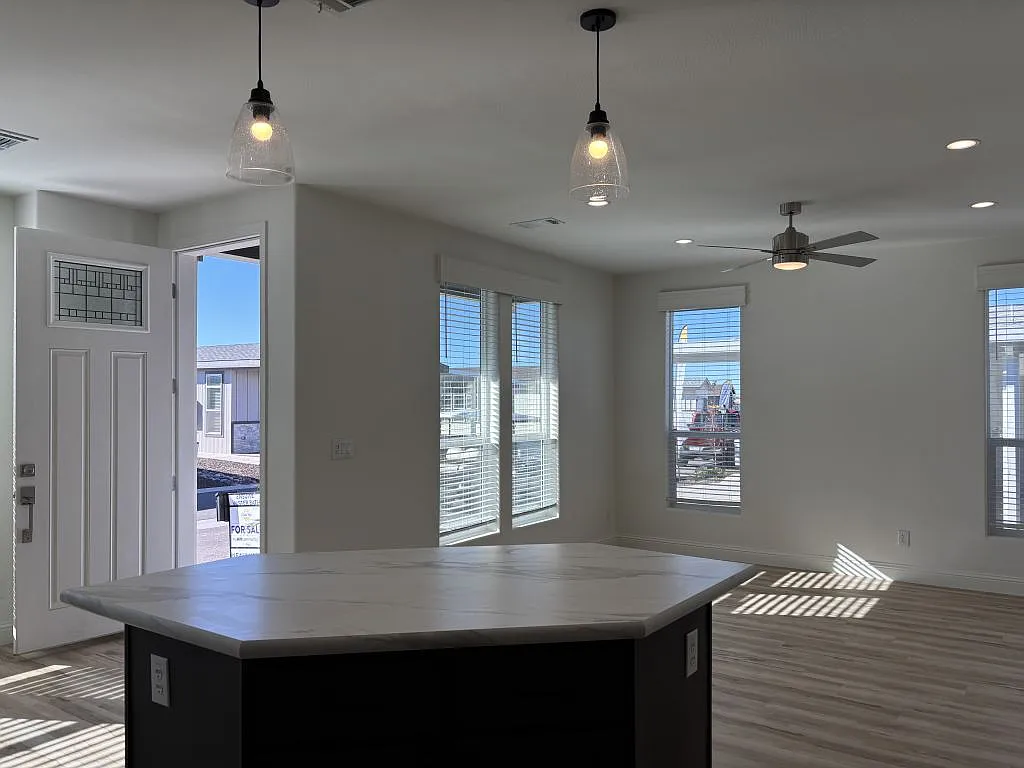 2 bed, 2.0 bath, 1179 sqft, $1,470 — Photo 4