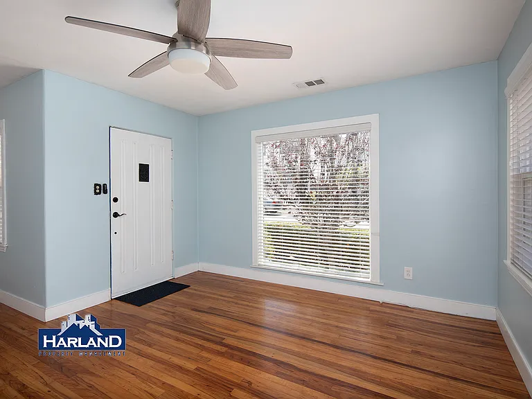 4255 Parks Ave — Photo 6