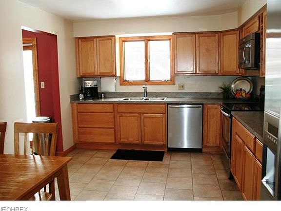 2nd image of 3440 Thomson Cir