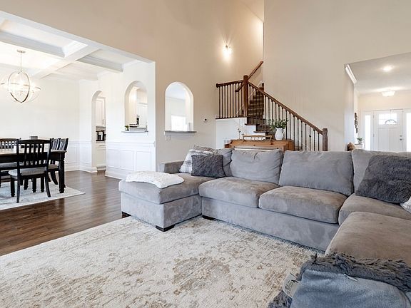 5th image of 127 Josie Ln