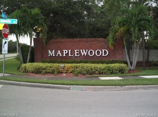 562 Crossfield Cir, Naples, FL 34104