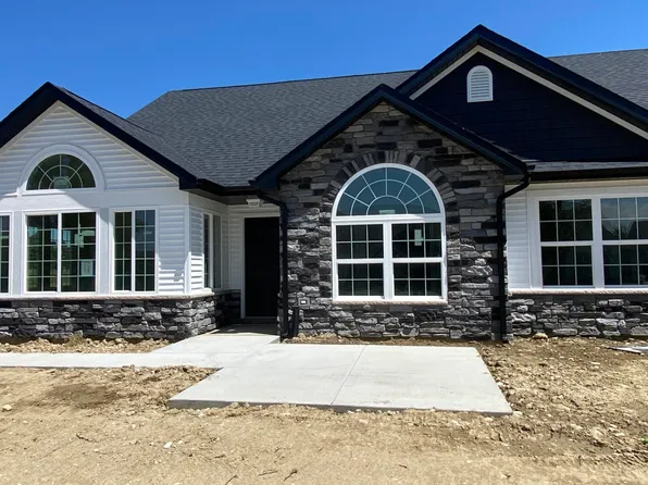 5434 Fountain Cir, Winfield, IN 46307