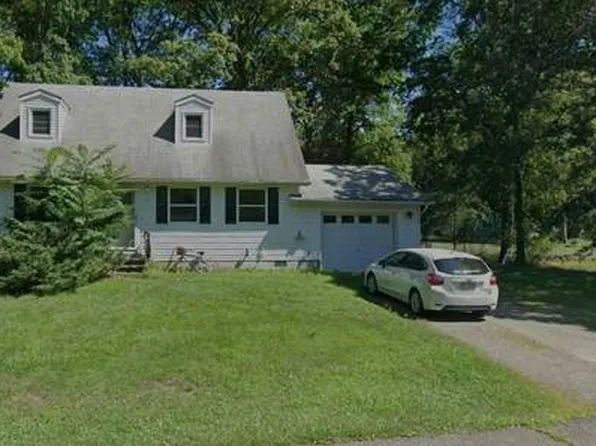 13 Memorial Dr, Tivoli, NY 12583