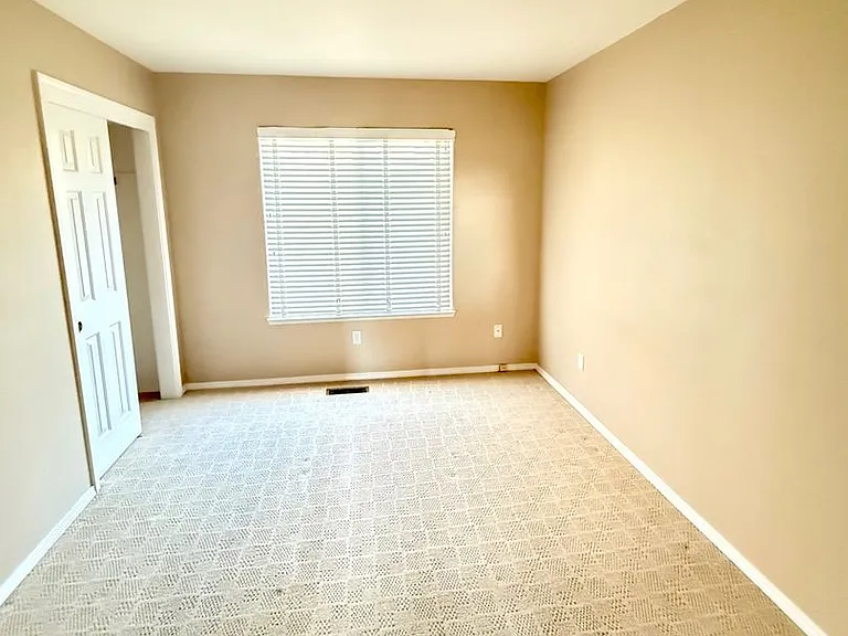 5501 Brittania Dr — Photo 6