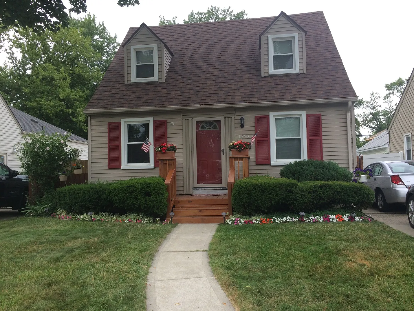 1250 Harvard Rd photo 1