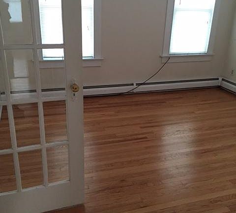 2nd image of 286 Burritt St