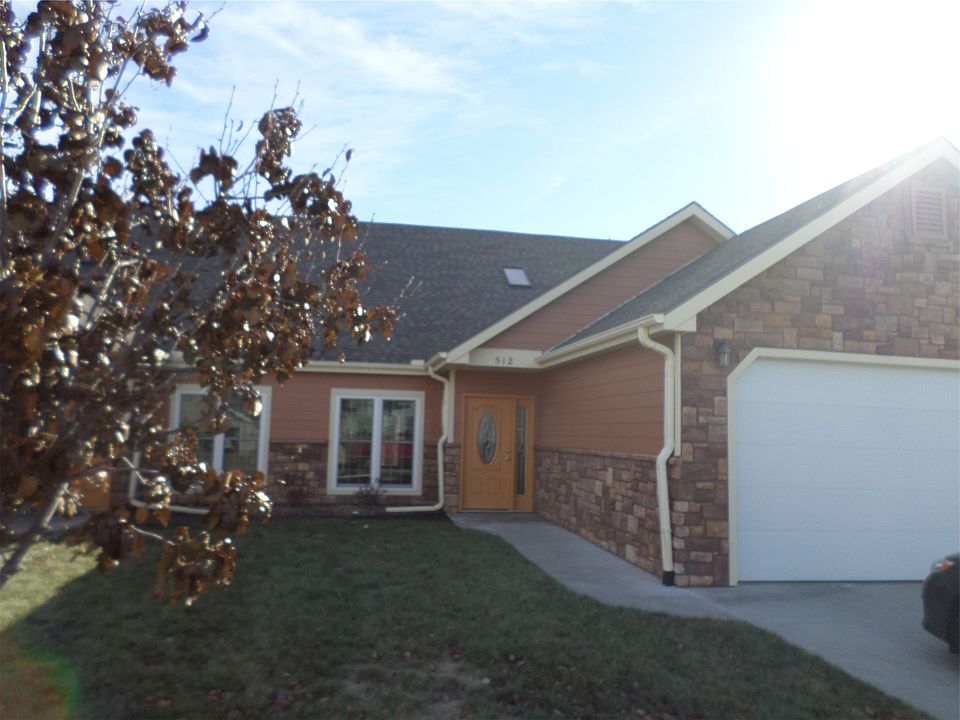 1st image of 512 Stonedale Dr