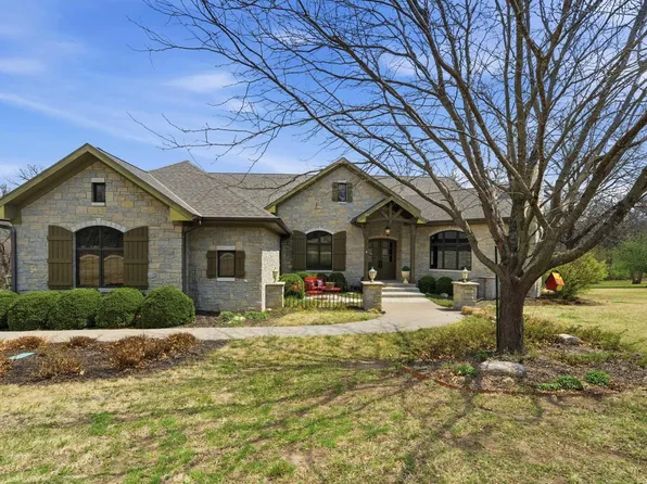 270 Sugarbush Ln, Manhattan, KS 66502