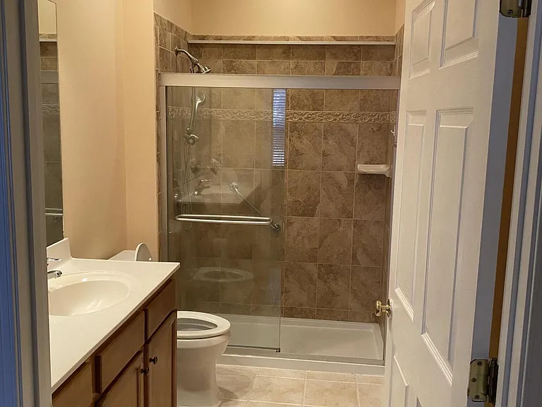 411 Avenshire Ct — Photo 20