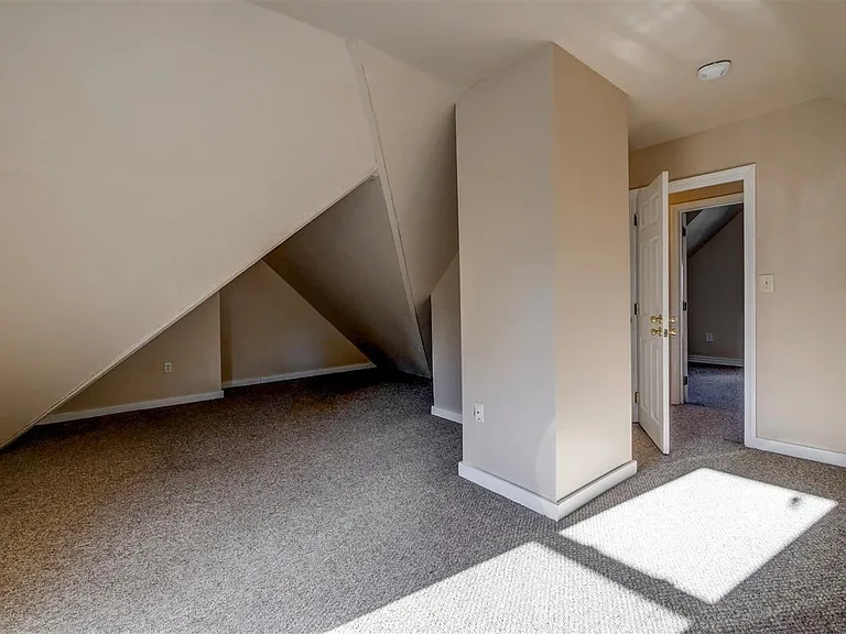 11 Taylor St — Photo 20