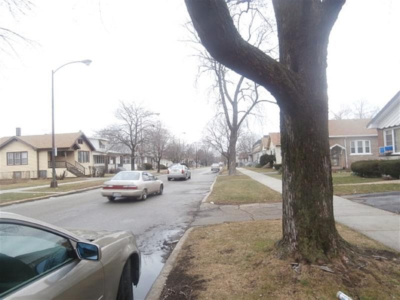2nd image of 10233 S Wentworth Ave