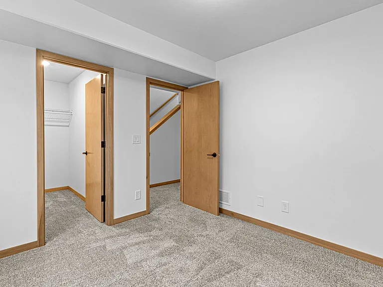 630 Catherine Dr — Photo 27