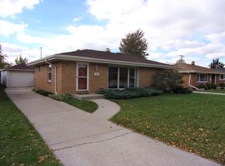 1031 Carlton Dr, Racine, WI 53402