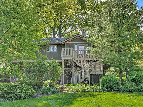3rd image of 60 Mill Dr