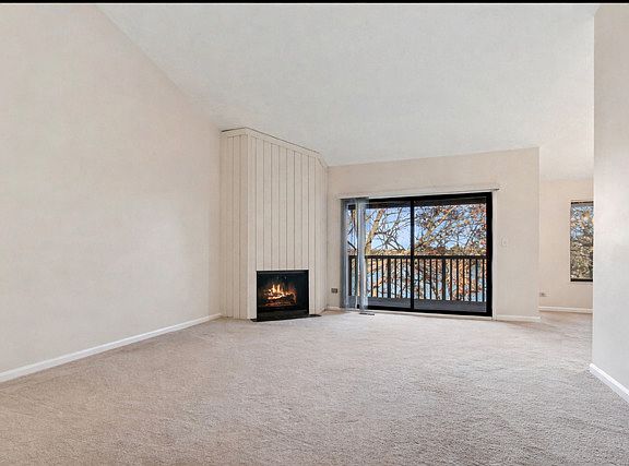 4th image of 33 Shoreline Rd APT B