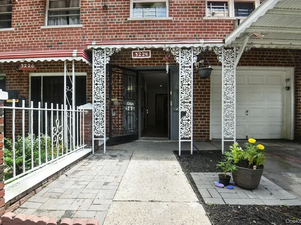 3224 Gunther Avenue, Bronx, NY 10469
