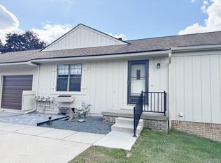 11755 Shenandoah Dr, South Lyon, MI 48178