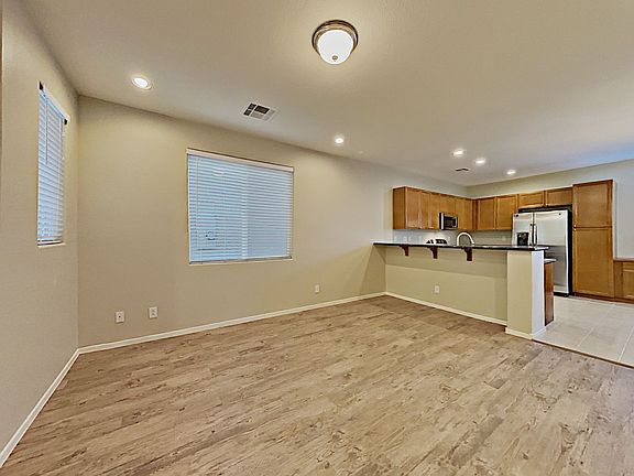 5th image of 10544 Groton Ave