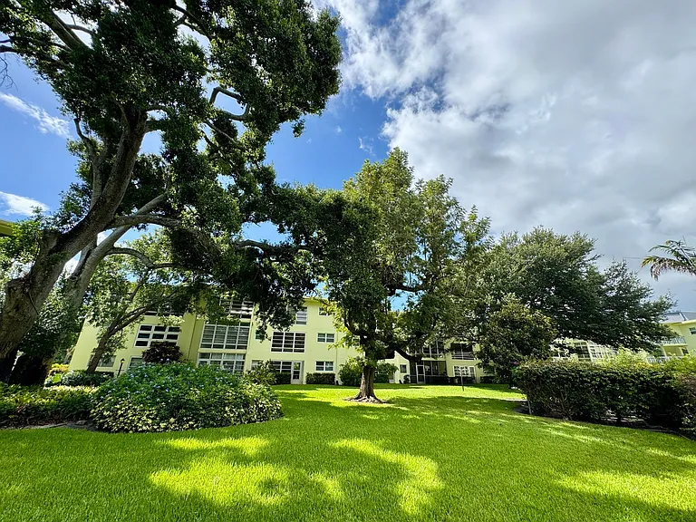 1100 Ponce De Leon Cir #E306 — Photo 3