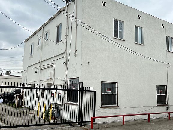 2nd image of 17818 Bellflower Blvd #A