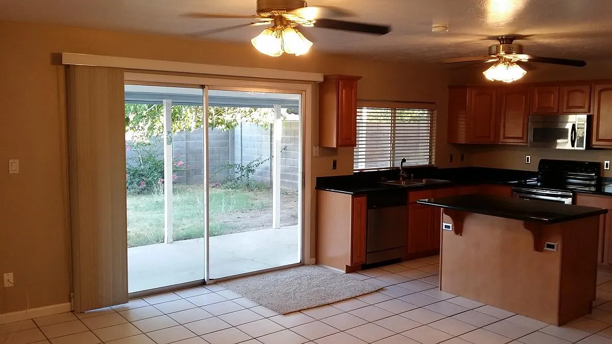 3 bed, 1600 sqft, $2,450 — Photo 1
