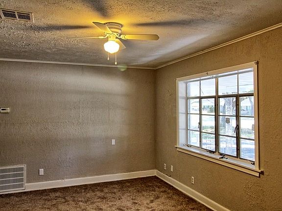 2nd image of 2213 Orchid St