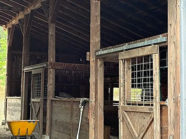 704 Deady Crossing Rd, Sutherlin, OR 97479