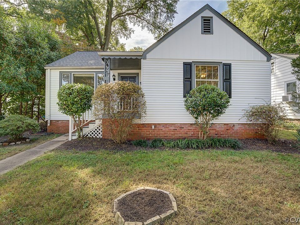 2nd image of 2621 Dellrose Ave