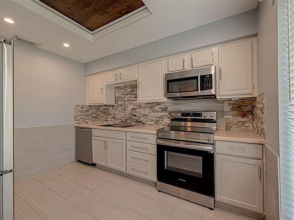 4th image of 7700 Creekbend Drive #141