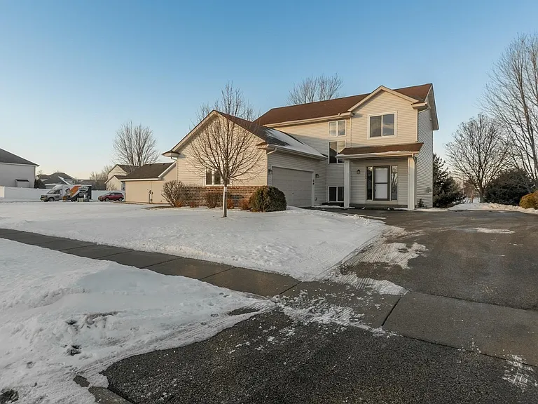1760 Wyndam Dr — Photo 42